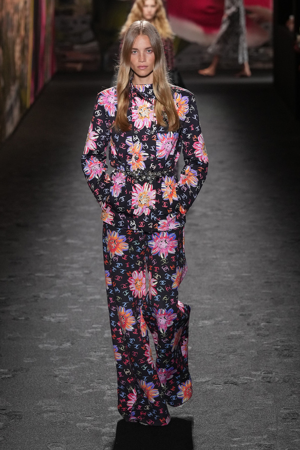 مجموعة CHANEL لربيع وصيف 2024 في باريس