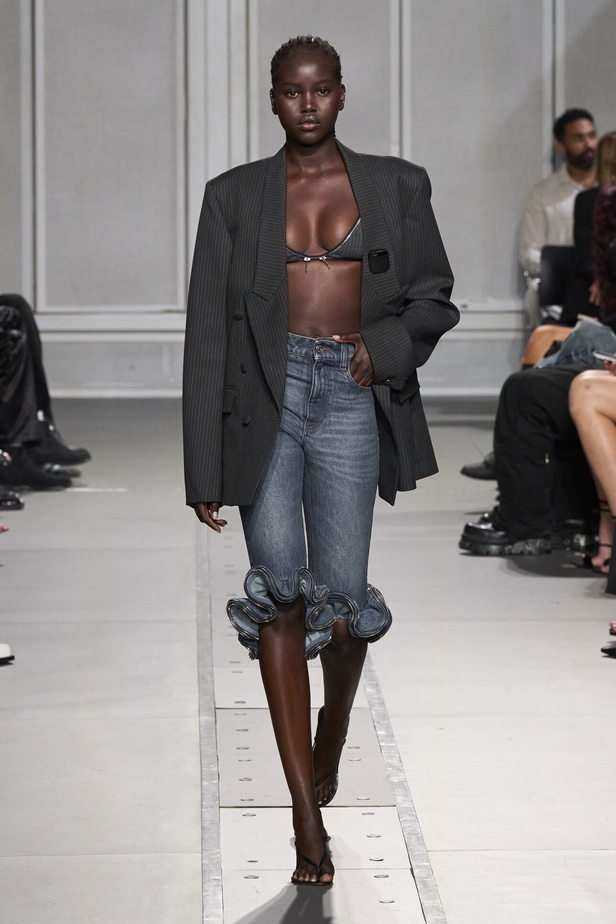 عرض أزياء Coperni لربيع وصيف 2024