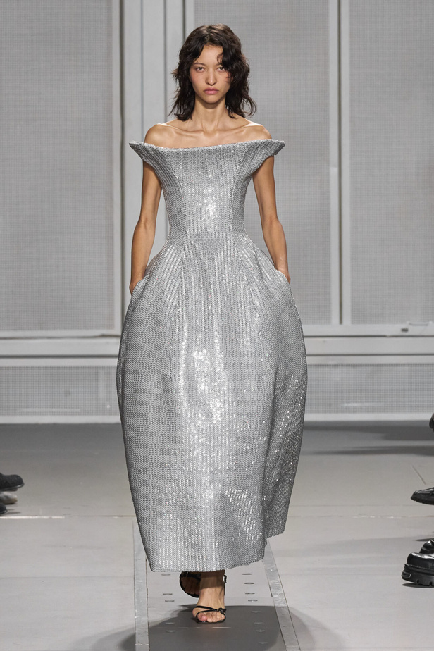 عرض أزياء Coperni لربيع وصيف 2024