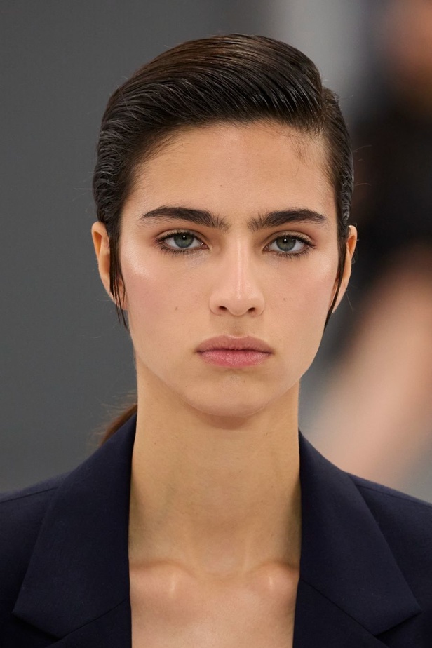 مجموعة LOEWE لربيع وصيف 2024 تكشف عن رؤية فنية غير مسبوقة