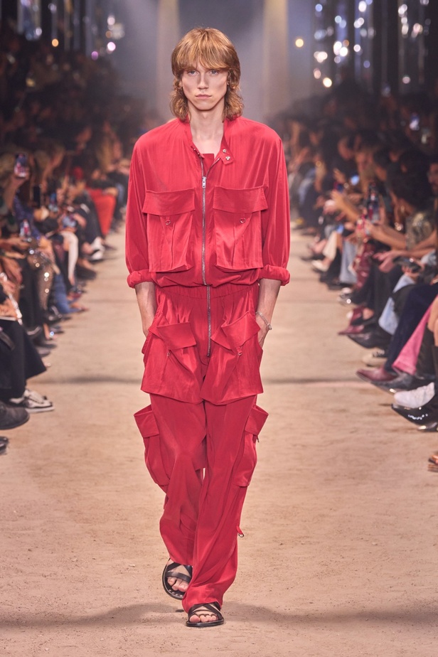 تصاميم Isabel Marant لربيع وصيف 2024 تجمع بين الخفة والأنوثة