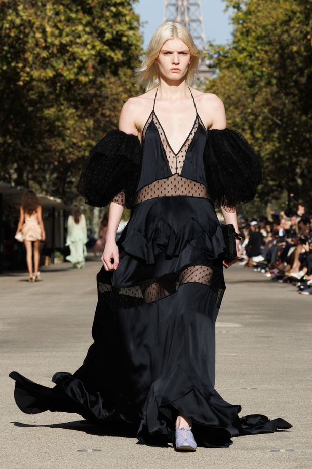 مجموعة STELLA MCCARTNEY لربيع وصيف 2024