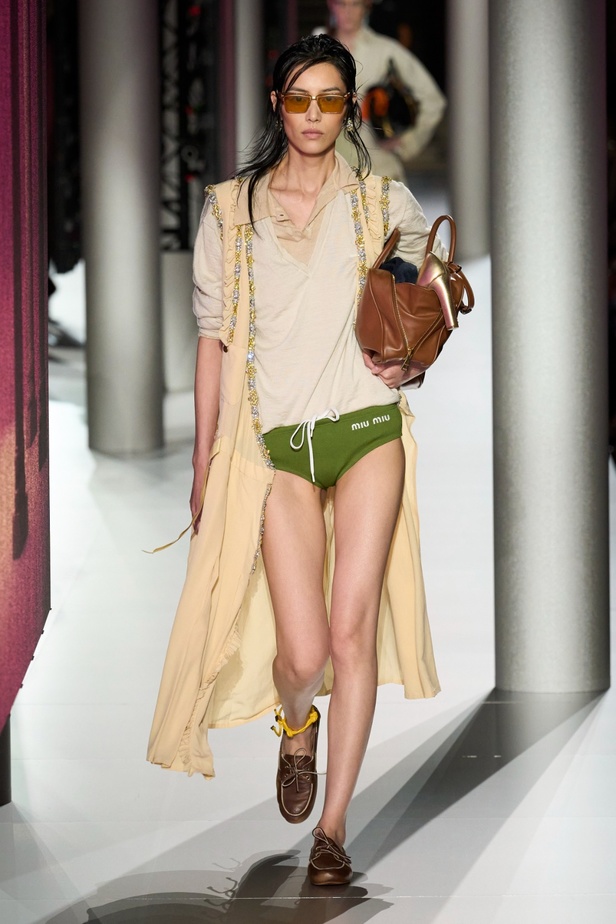 مجموعة Miu Miu لربيع وصيف 2024