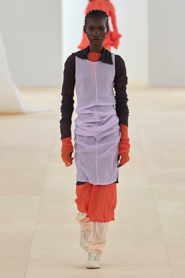 مجموعة Issey Miyake لربيع وصيف 2024