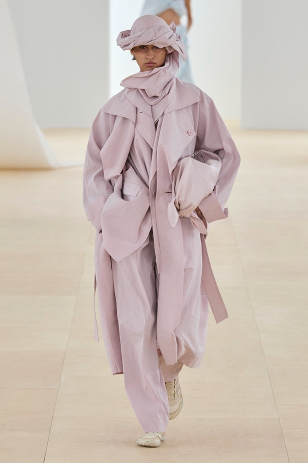 مجموعة Issey Miyake لربيع وصيف 2024