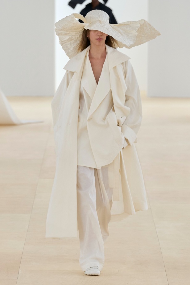 مجموعة Issey Miyake لربيع وصيف 2024