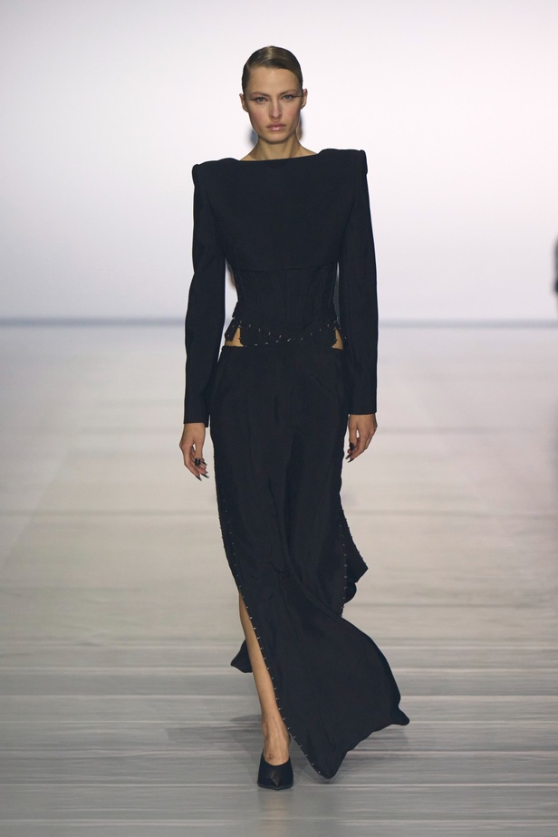 مجموعة Mugler لربيع وصيف 2024