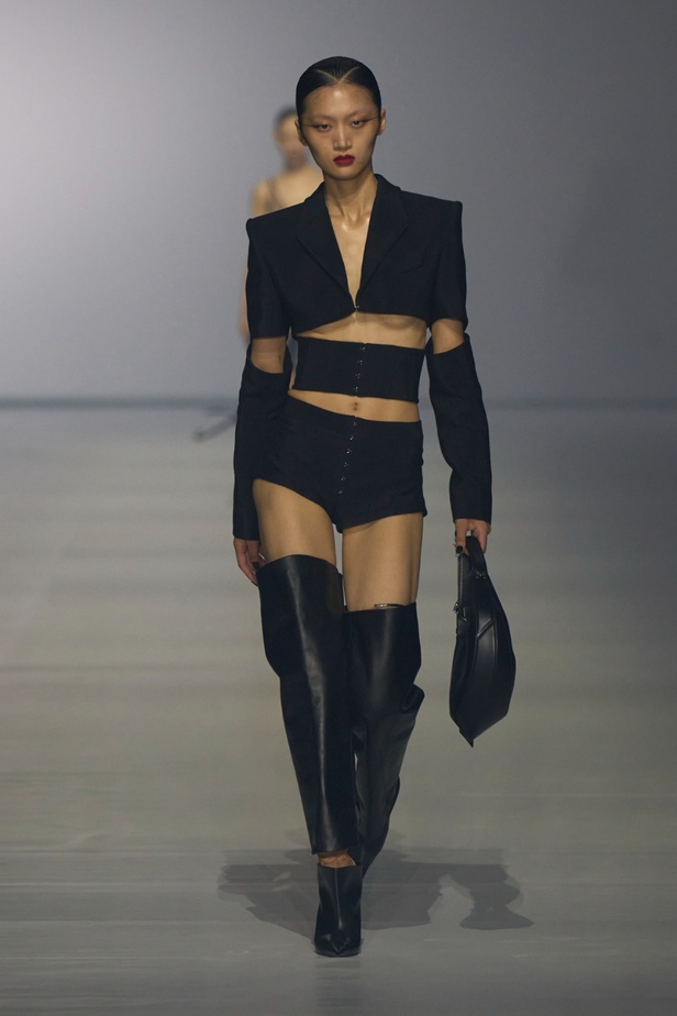 مجموعة Mugler لربيع وصيف 2024