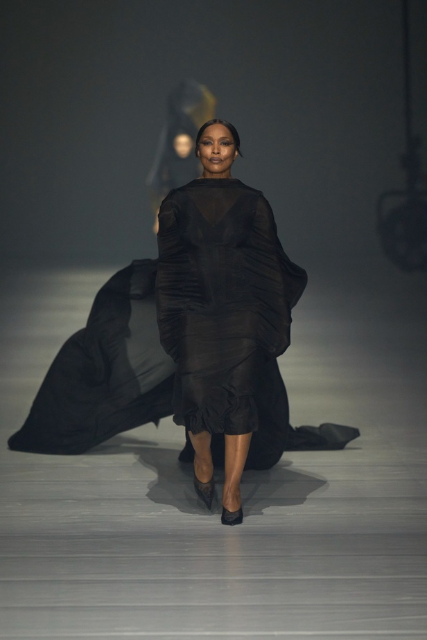 مجموعة Mugler لربيع وصيف 2024