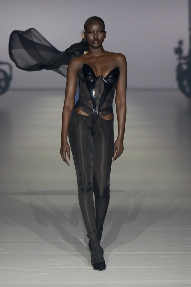 مجموعة Mugler لربيع وصيف 2024