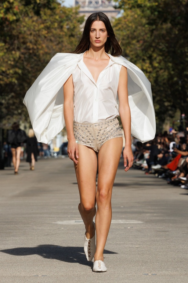 مجموعة STELLA MCCARTNEY لربيع وصيف 2024