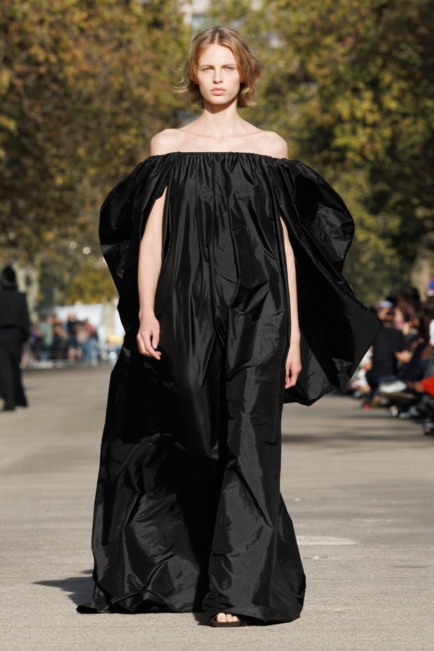 مجموعة STELLA MCCARTNEY لربيع وصيف 2024