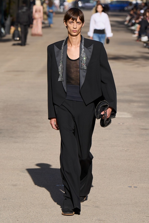 مجموعة STELLA MCCARTNEY لربيع وصيف 2024