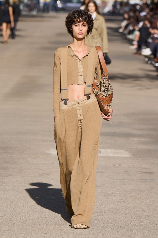 مجموعة STELLA MCCARTNEY لربيع وصيف 2024