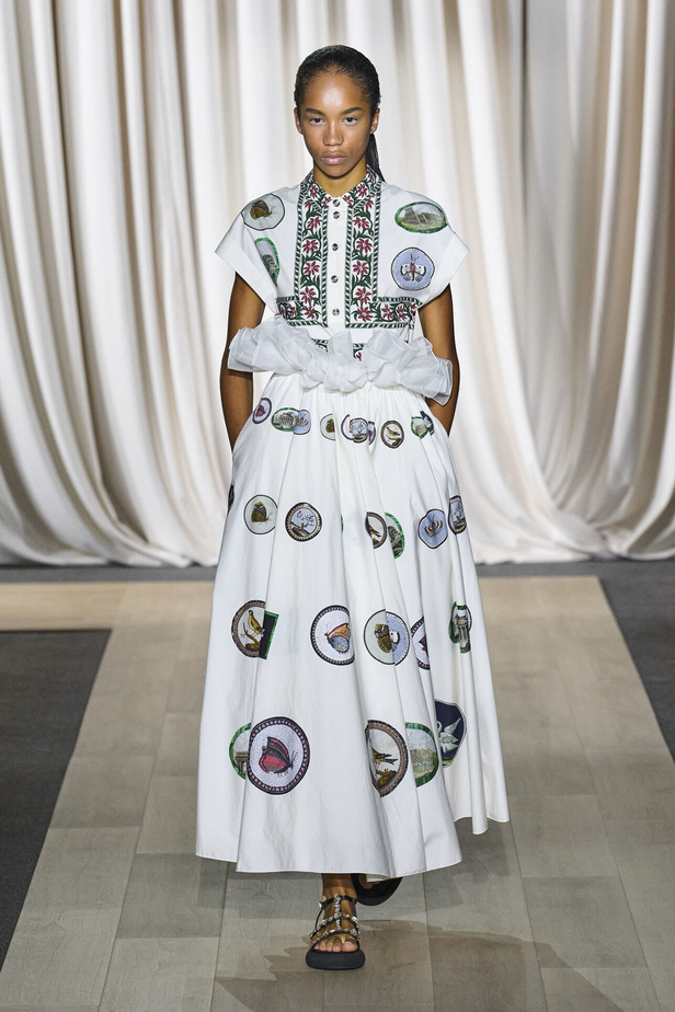 مجموعة Giambattista Valli لصيف 2024