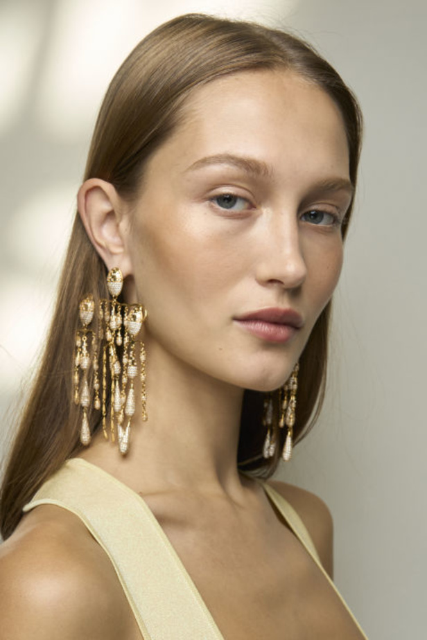 Zimmermann تطلق مجموعتها لربيع وصيف 2024 في باريس… ألوان الباستيل تصدرت المشهد