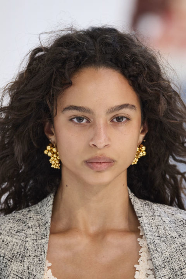 Zimmermann تطلق مجموعتها لربيع وصيف 2024 في باريس… ألوان الباستيل تصدرت المشهد