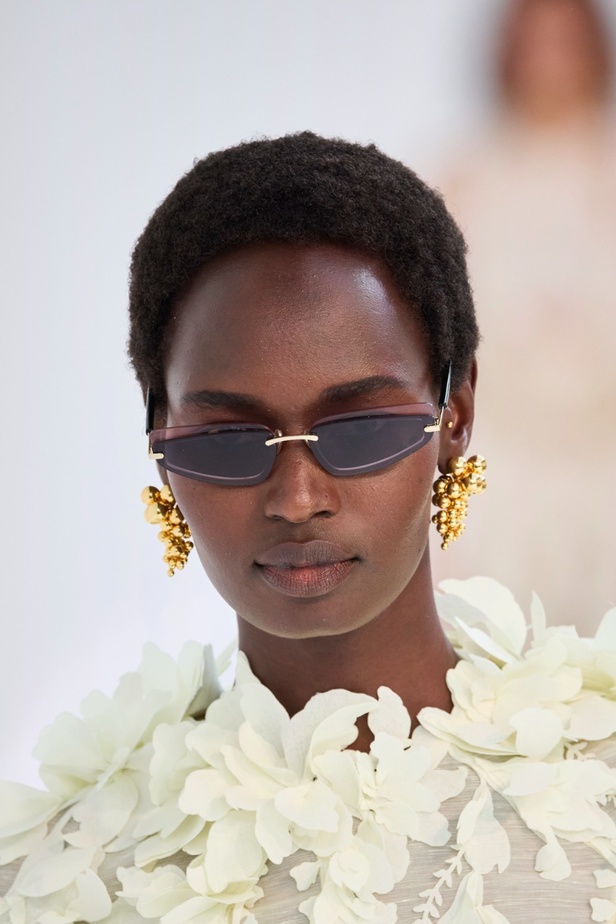 Zimmermann تطلق مجموعتها لربيع وصيف 2024 في باريس… ألوان الباستيل تصدرت المشهد