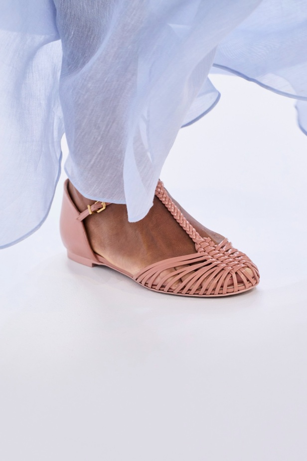 Zimmermann تطلق مجموعتها لربيع وصيف 2024 في باريس… ألوان الباستيل تصدرت المشهد