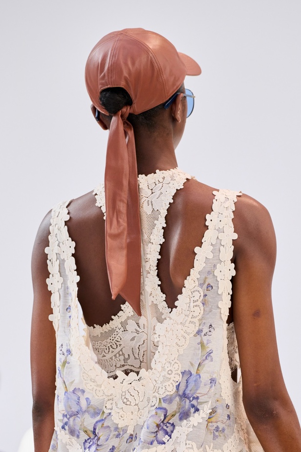 Zimmermann تطلق مجموعتها لربيع وصيف 2024 في باريس… ألوان الباستيل تصدرت المشهد