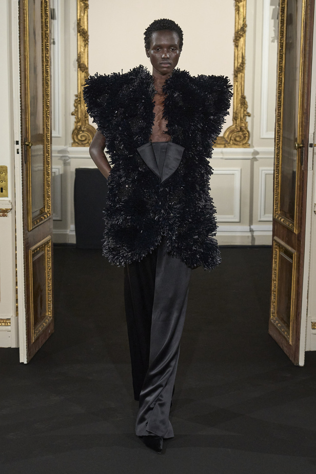 مجموعة Ashi Studio لربيع وصيف 2024 في باريس