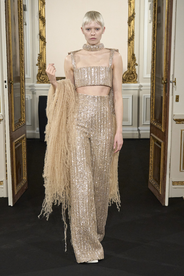 مجموعة Ashi Studio لربيع وصيف 2024 في باريس