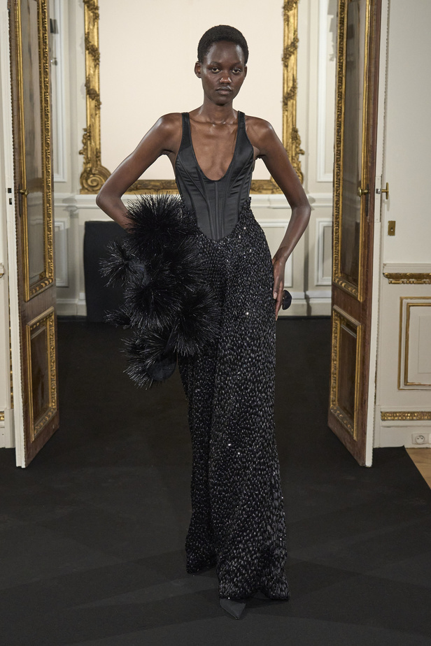 مجموعة Ashi Studio لربيع وصيف 2024 في باريس