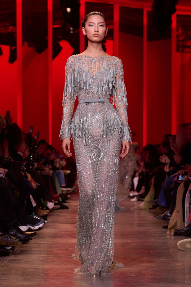 مجموعة Elie Saab لربيع وصيف 2024 في باريس