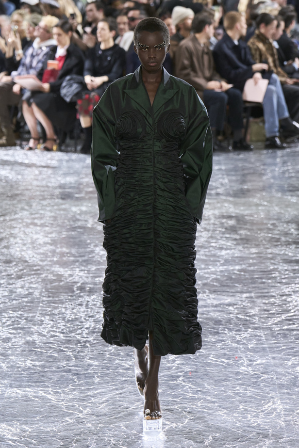 مجموعة Jean Paul Gauthier للأزياء الراقية لربيع وصيف 2024