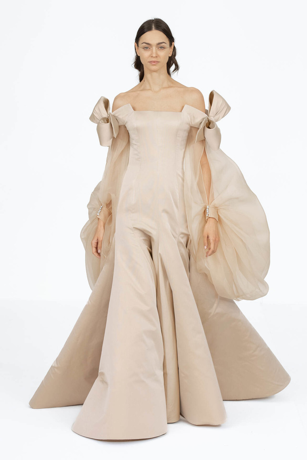 عرض أزياء Alexis Mabille لربيع وصيف 2024