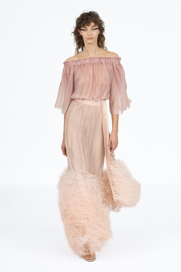 عرض أزياء Alexis Mabille لربيع وصيف 2024