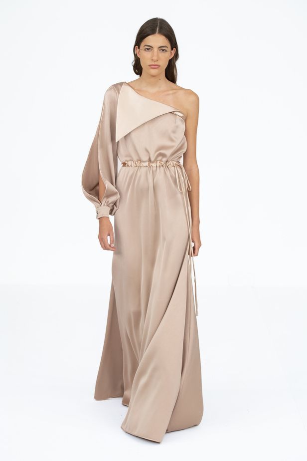 عرض أزياء Alexis Mabille لربيع وصيف 2024