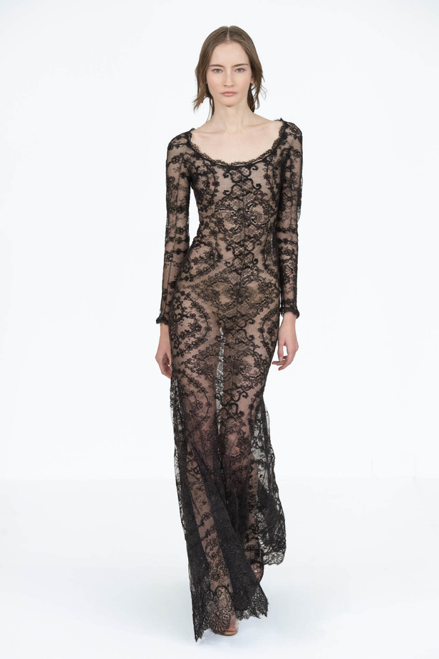 عرض أزياء Alexis Mabille لربيع وصيف 2024