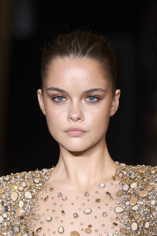 اطلالات جمالية من مجموعة زهير مراد في عروض الأزياء الراقية لربيع 2024