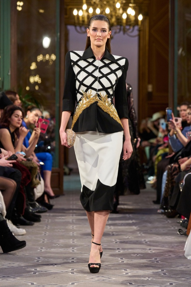 مجموعة الأزياء الراقية للمصمم روبير أبي نادر لربيع 2024 أناقة مطواعة بخيال وسموّ