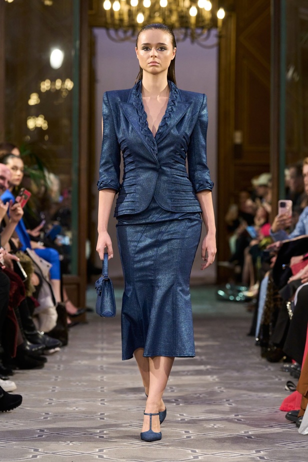 مجموعة الأزياء الراقية للمصمم روبير أبي نادر لربيع 2024 أناقة مطواعة بخيال وسموّ