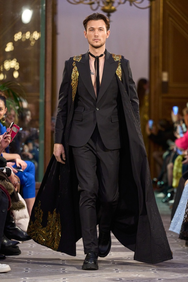 مجموعة الأزياء الراقية للمصمم روبير أبي نادر لربيع 2024 أناقة مطواعة بخيال وسموّ