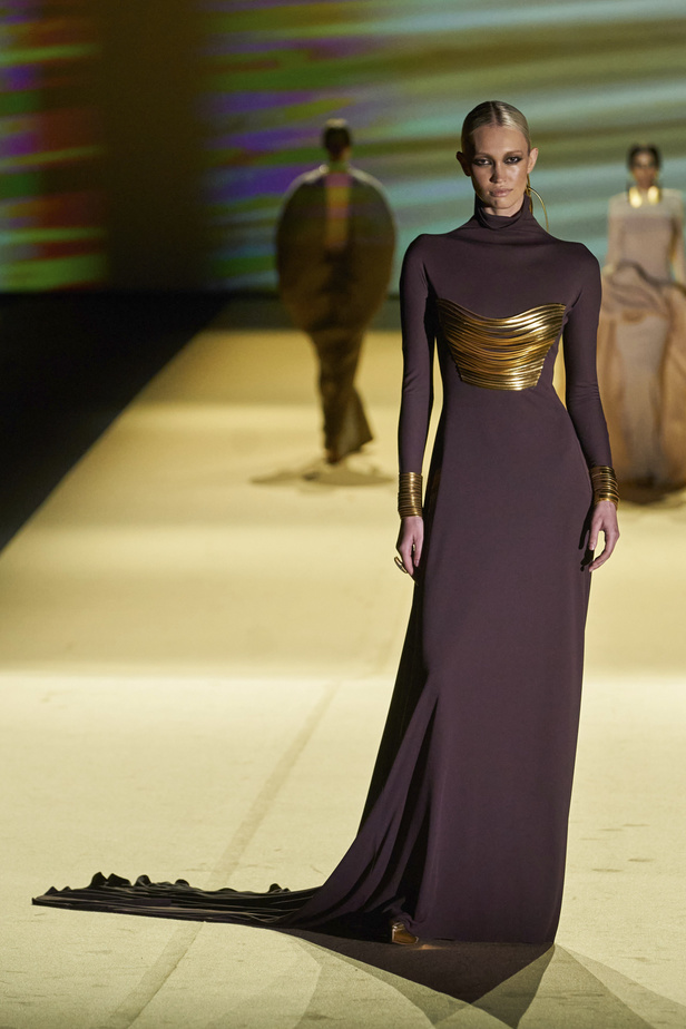  ستيفان رولان يحوّل الأزياء إلى منحوتات وأعمال فنية 