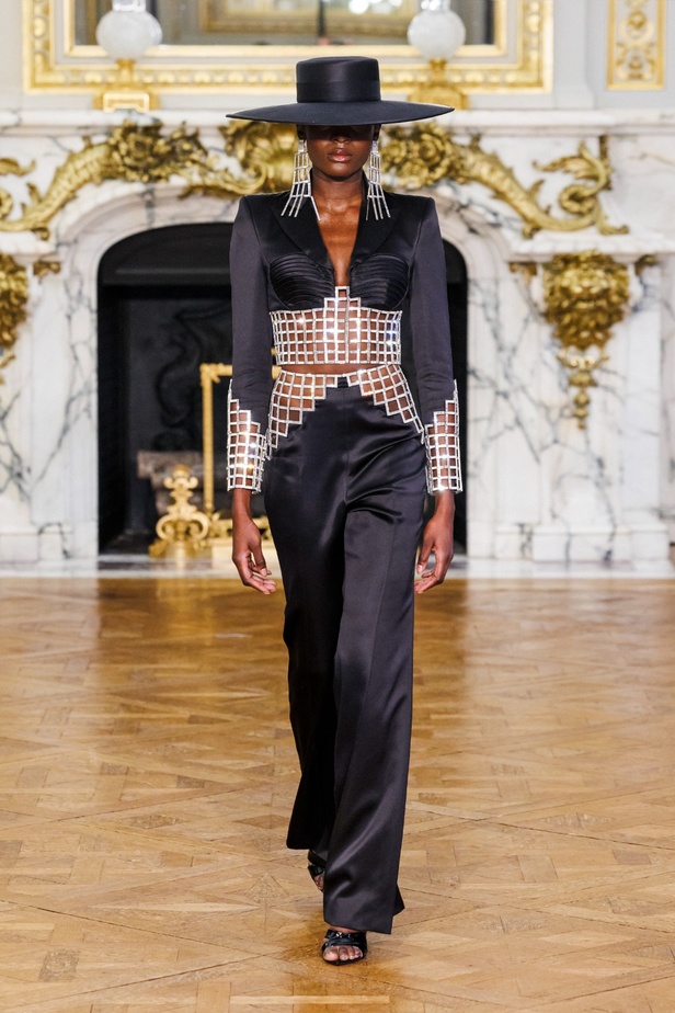 مجموعة Tamara Ralph للأزياء الراقية لربيع وصيف 2024 