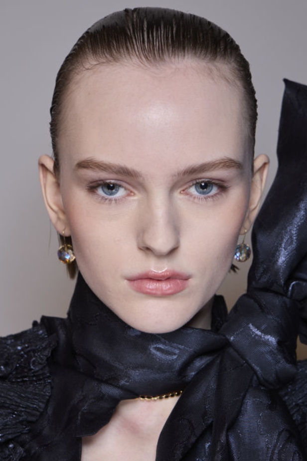 اطلالات جمالية من مجموعة فيكتور أند رولف التي حملت اسم “Scissorsands”