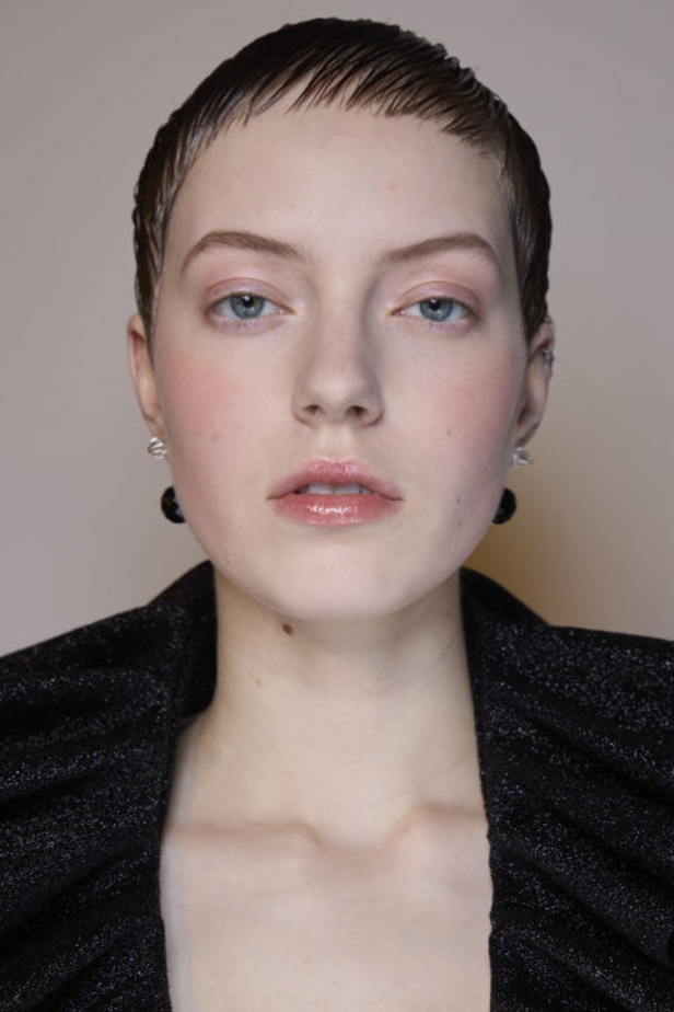 اطلالات جمالية من مجموعة فيكتور أند رولف التي حملت اسم “Scissorsands”