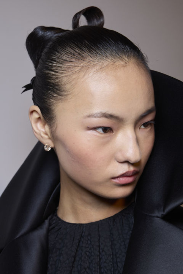 اطلالات جمالية من مجموعة فيكتور أند رولف التي حملت اسم “Scissorsands”