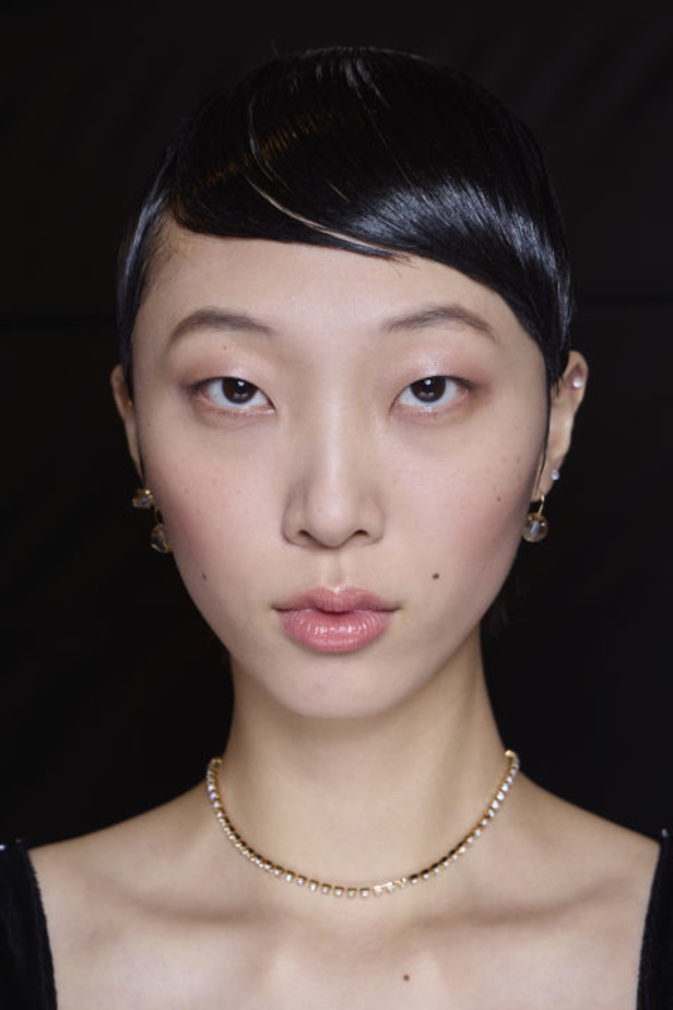 اطلالات جمالية من مجموعة فيكتور أند رولف التي حملت اسم “Scissorsands”