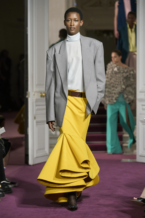 لمجموعة "ڤالنتينو" للأزياء الراقية لموسم ربيع 2024