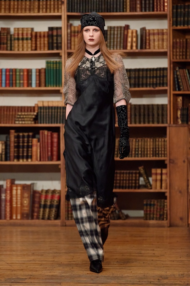 مجموعة Anna Sui لموسم خريف وشتاء 2024-2025 في نيويورك