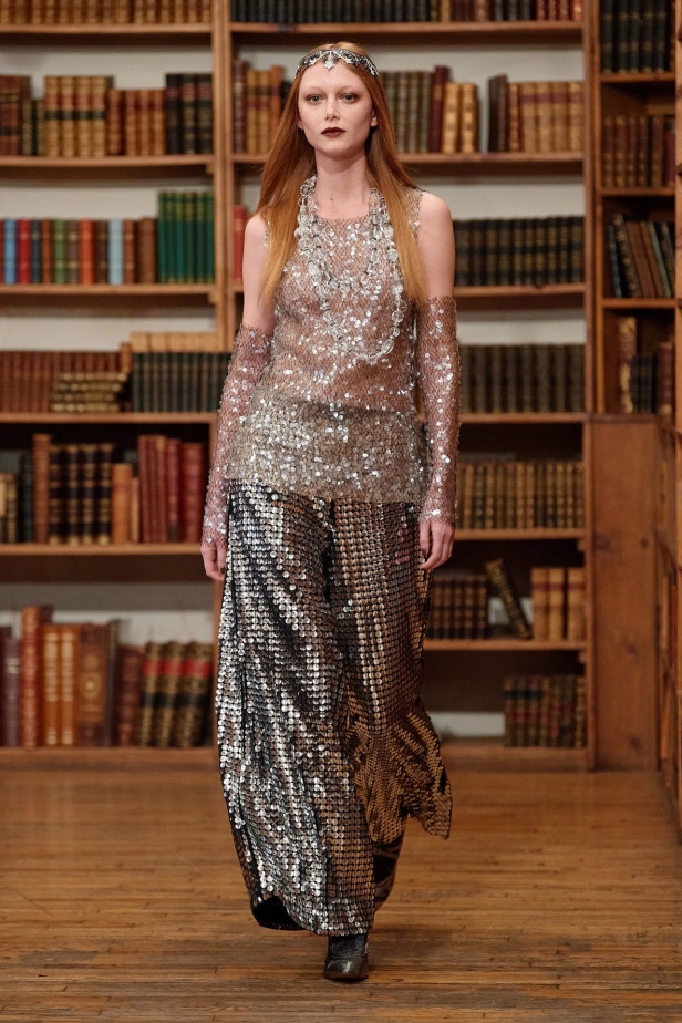 مجموعة Anna Sui لموسم خريف وشتاء 2024-2025 في نيويورك