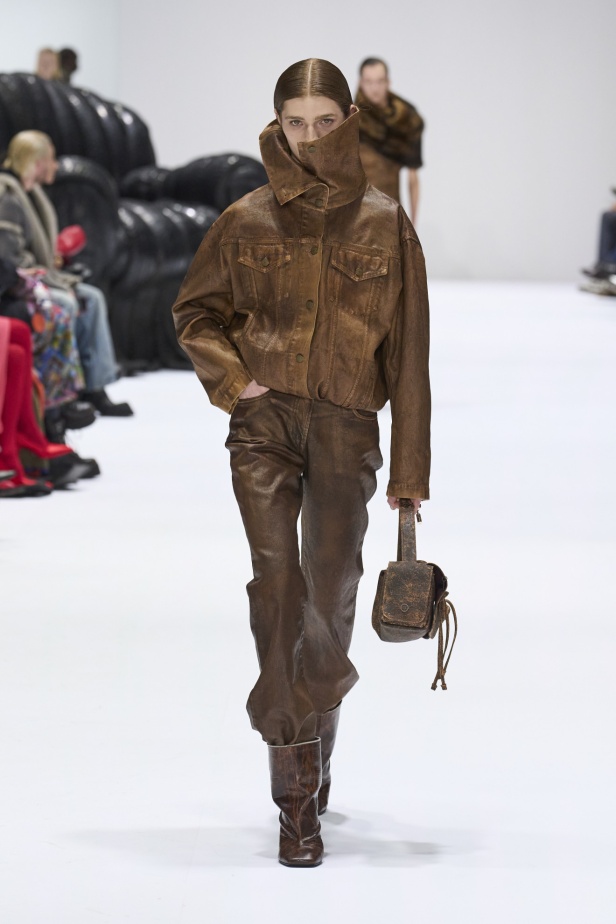 مجموعة Acne Studios لخريف وشتاء 2024