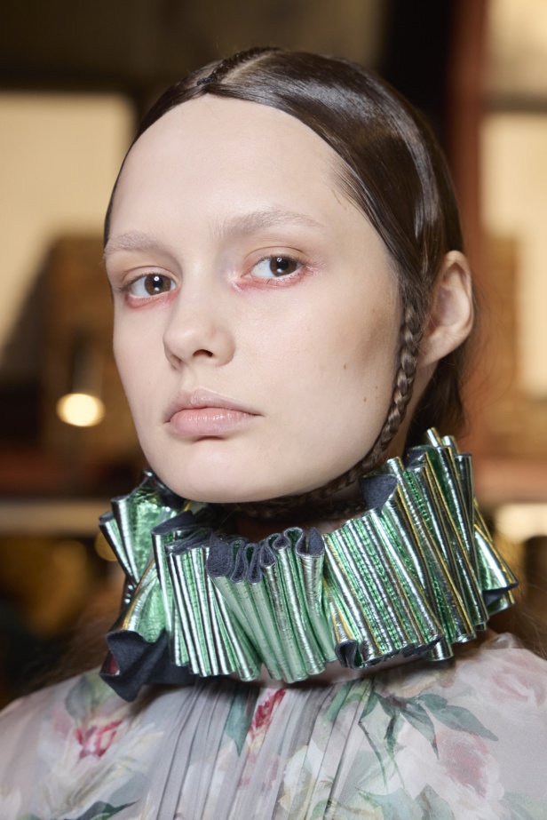 اطلالات جمالية من مجموعة Antonio Marras لخريف وشتاء 2024