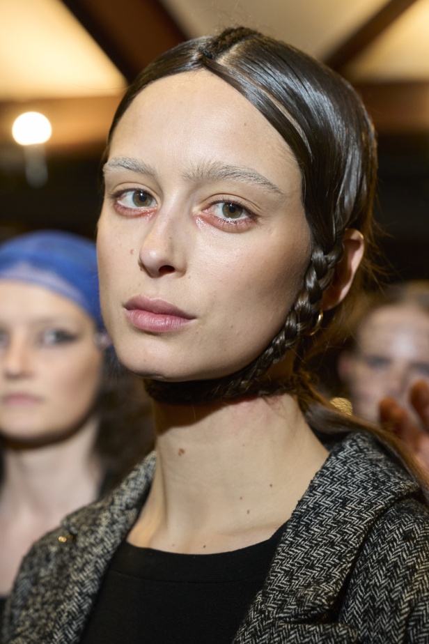 اطلالات جمالية من مجموعة Antonio Marras لخريف وشتاء 2024