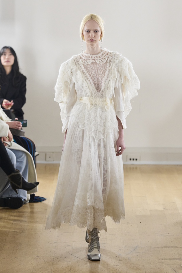 مجموعة Bora Aksu لخريف وشتاء 2024